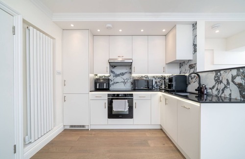 Pimlico Apartment | 2-Bed, 2-Bath Flat With Patio, Westminster, Pimlico
