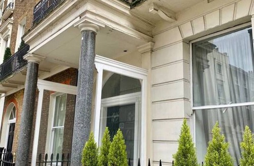 City of Westminster Condo | 2 Bed/2 Bath Large Flat, Ground Floor, Sky TV, AC