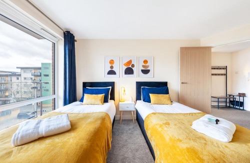 Hatfield Apartment | 2 Bed Apartment in Hatfield - Balcony - Free Gated Parking - Perfect for Long Stay Contractors