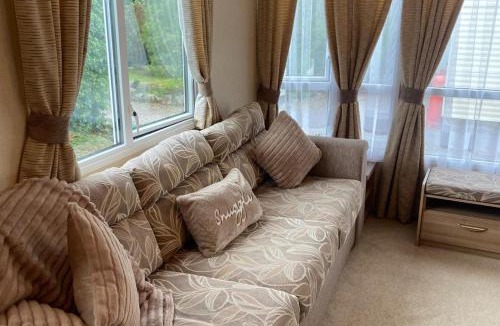 Carnforth House | 2 Bed Caravan-Sleeps 6-Pet Friendly