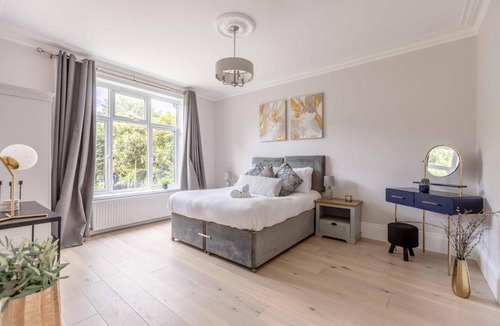 Ascot Apartment | 2 Bed Close to Windsor Castle, Ascot Races - By Tempstay