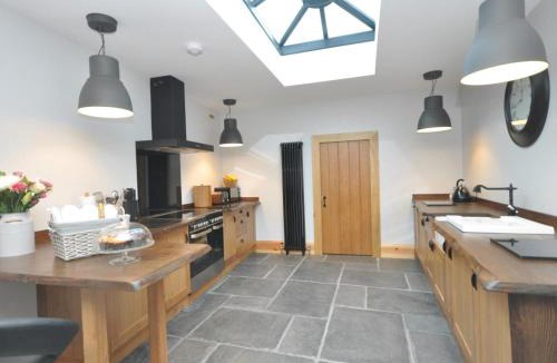 Farmborough House | 2 Bed in Bath oc-47045