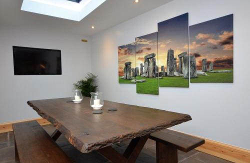 Farmborough House | 2 Bed in Bath oc-47045