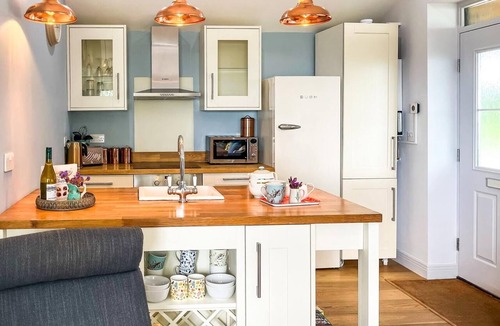 Littledean House | 2 Bed in Cinderford (oc-65670)