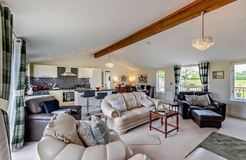 Crewe Ski Chalet | 2 Bed in Crewe (oc-93266)