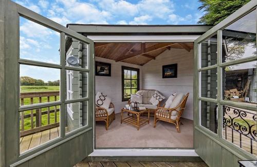 Crewe Ski Chalet | 2 Bed in Crewe (oc-93266)