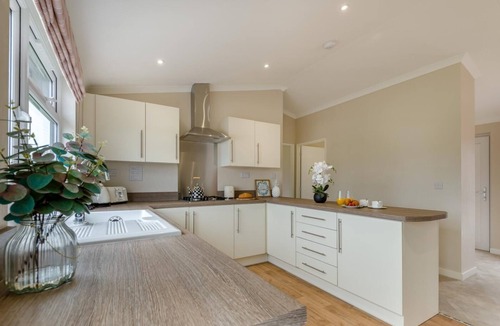 Offenham Ski Chalet | 2 Bed in Evesham (oc-f33689)