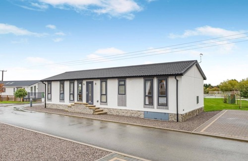 Offenham Ski Chalet | 2 Bed in Evesham (oc-f33689)