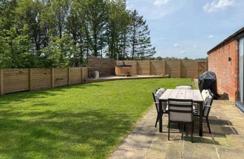 Clipston House | 2 Bed in Market Harborough oc-o34219