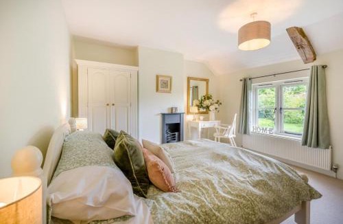 Irstead House | 2 Bed in Upton oc-867