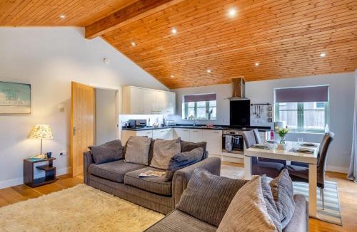 Winnard's Perch Cabin | 2 Bed in Winnards Perch oc-s29311