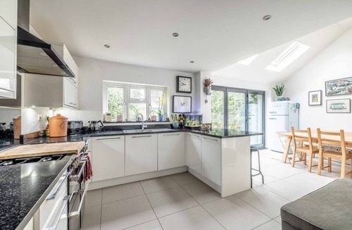 Eton Wick House | 2 Bed Staycation in Eton - By Tempstay