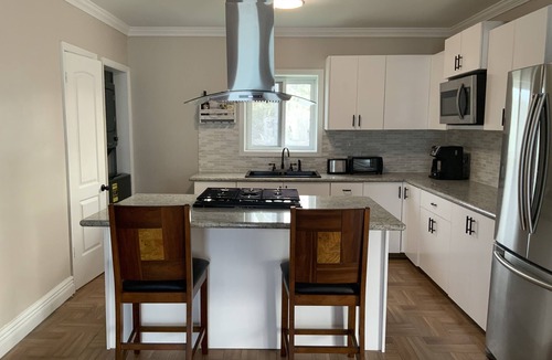 Steventon House | 2 bedroom 2 bathroom beach house, beach right at your door steps,