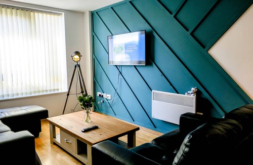 Hope Street Apartment | 2 Bedroom 2 Bathroom Central Apartment