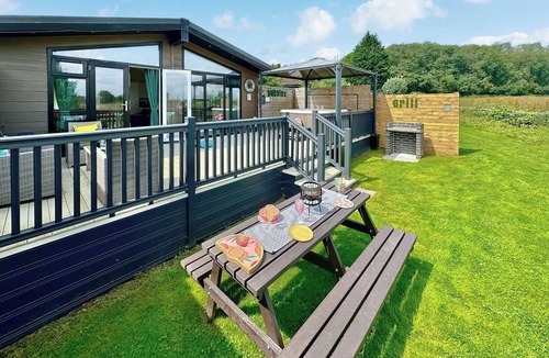 Raywell Ski Chalet | 2 bedroom accommodation in Raywell, Beverley