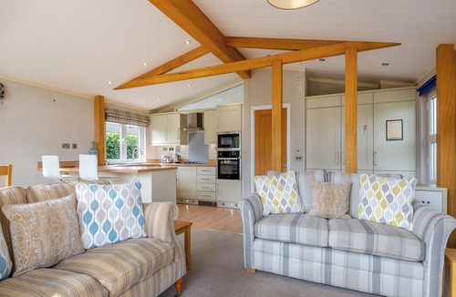 Chilworth Ski Chalet | 2 bedroom accommodation in Albury, Guildford