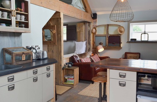 Nantwich Cottage | 2 bedroom accommodation in Wrenbury, near Nantwich