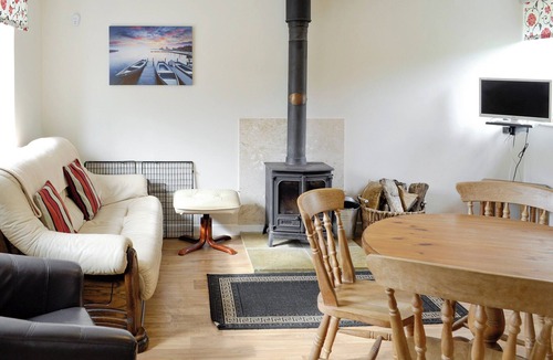 Bridport Cottage | 2 bedroom accommodation in Wootton Fitzpaine, near Charmouth