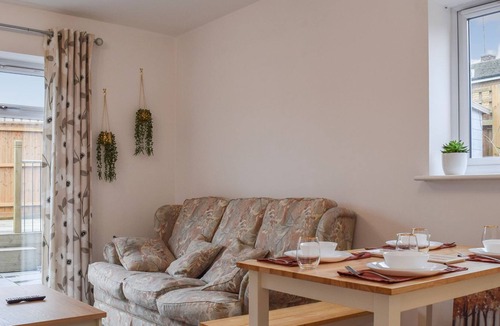 Reading Cottage | 2 bedroom accommodation in Reading