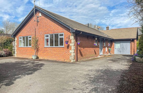 Bere Regis Cottage | 2 bedroom accommodation in Shitterton, near Bere Regis