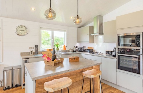 Willington Cottage | 2 bedroom accommodation in Mercia Marina, Willington