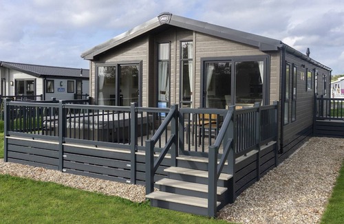 Woodbury Cabin | 2 bedroom accommodation in Clyst St Mary, Nr Exeter