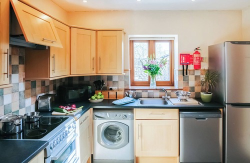 Crynant Cottage | 2 bedroom accommodation in Gower