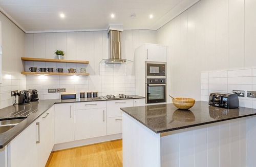 Elton Ski Chalet | 2 bedroom accommodation in Haddon