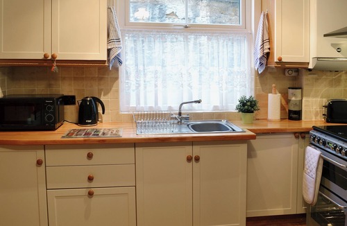 West Cliff Cottage | 2 bedroom accommodation in Whitby