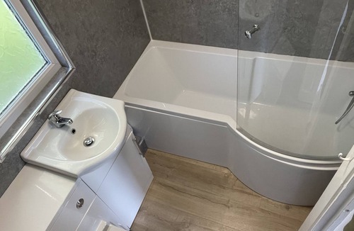 Bont Newydd Ski Chalet | 2 bedroom Chalet on a beautiful site. Close to Caernarfon.