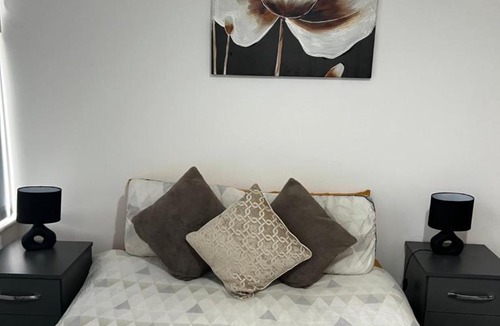 Wellingborough Apartment | 2 Bedroom Flat Ground Floor in Town Center Wellingborough