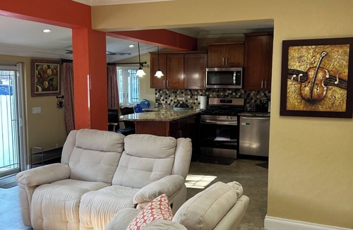 Nassau House | 2-bedroom house in Nassau near downtown and the beach with Wi-Fi and AC