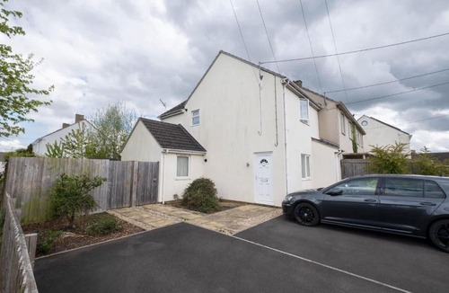 Radstock Apartment | 2 Bedroom Ruskin Apartment, Free Parking, Ideal for Professionals, Contractors or relocators