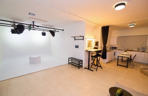 Downtown Nassau Apartment | 2-bedroom Studio Suite for Content Creators!
