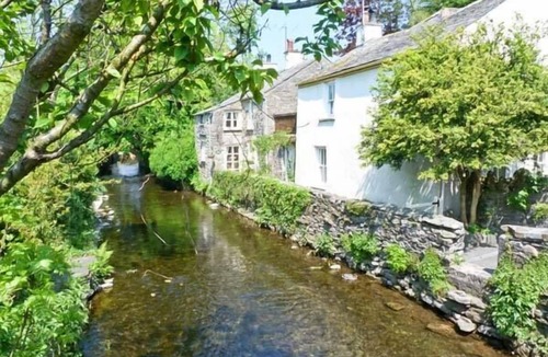Cark Apartment | 2 CARK HOUSE, luxury holiday cottage in Cark In Cartmel