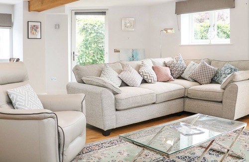 Chilworth Cottage | 2 GREAT TANGLEY BARNS, pet friendly, with open fire in Wonersh
