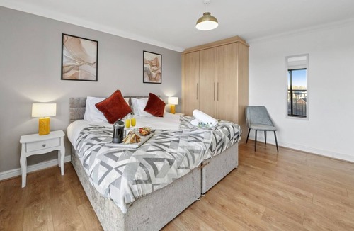 Newport Pagnell Condo | (2) Laxfield Drive - 3 bed, 2 Bath Apartment