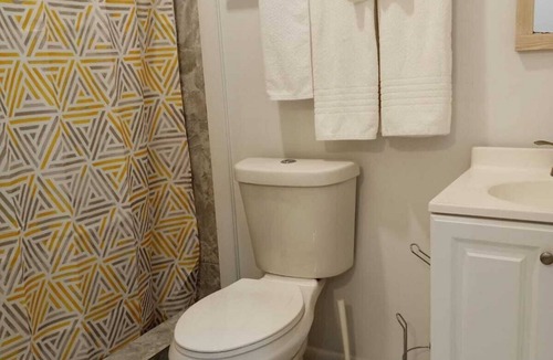 Marsh Harbour Apartment | 2 minutes from Downtown 5 minutes from the airport. 2 minutes from ferry