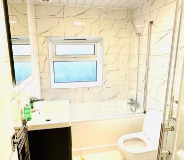 Burslem House | 224 Newcastle Street