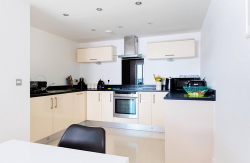 Newquay City Centre Apartment | 25 Rocklands-Modern apartment with spectacular ocean views, large private terrace. Secure parking