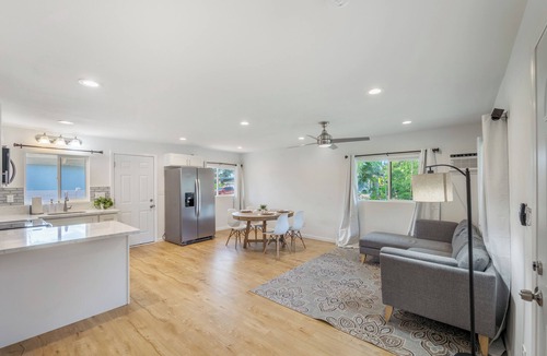 Wahiawa House | 2BR Wahiawa Sleeps 4 + AC WiFi Parking + Surf & Hike