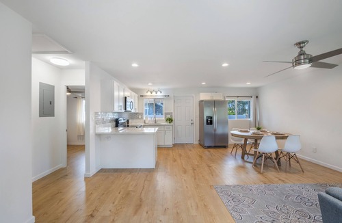 Wahiawa House | 2BR Wahiawa Sleeps 4 + AC WiFi Parking + Surf & Hike