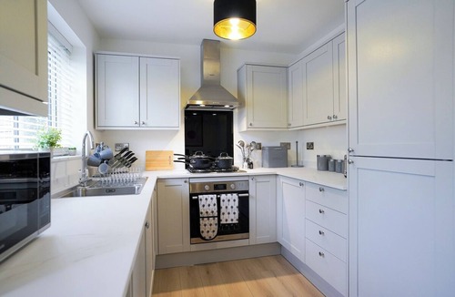 Lower Shelton House | 3-Bed House | Sleeps 5 | Bedford