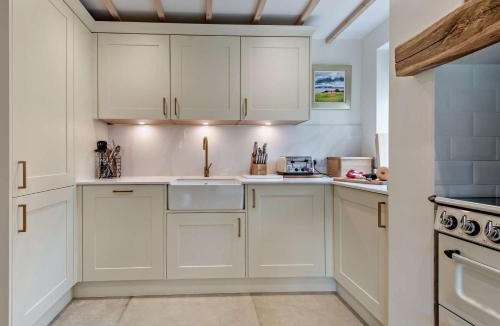 Blandford Saint Mary House | 3 Bed in Blandford Forum oc-83442