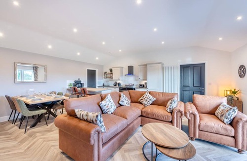 Plympton House | 3 Bed in Plympton (oc-m30351)