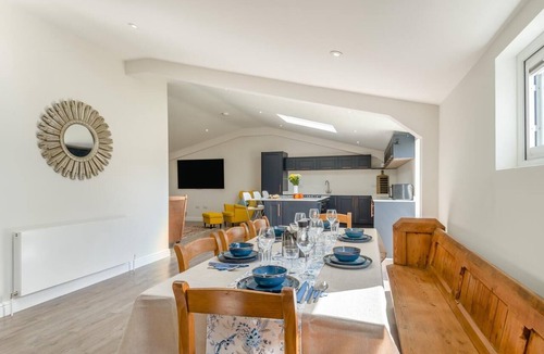 Mangotsfield Apartment | 3 Bed in Winchcombe (oc-b39503)