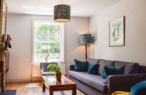Lacey Green Cottage | 3 bedroom accommodation in Naphill, near High Wycombe