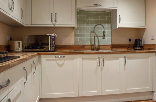 Northampton Cottage | 3 bedroom accommodation in Kingsthorpe, near Northampton
