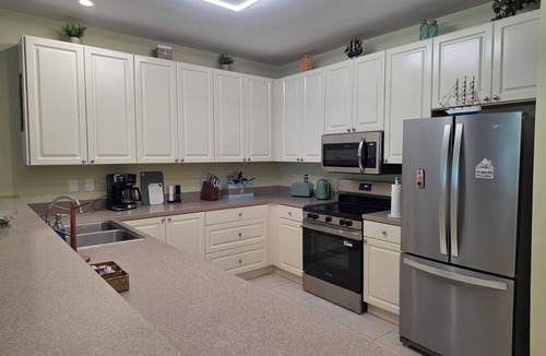 Bahamas Terrace Condo | 3-bedroom condo in peaceful Freeport with air conditioning