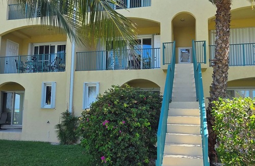 Bahamas Terrace Condo | 3-bedroom condo in peaceful Freeport with air conditioning